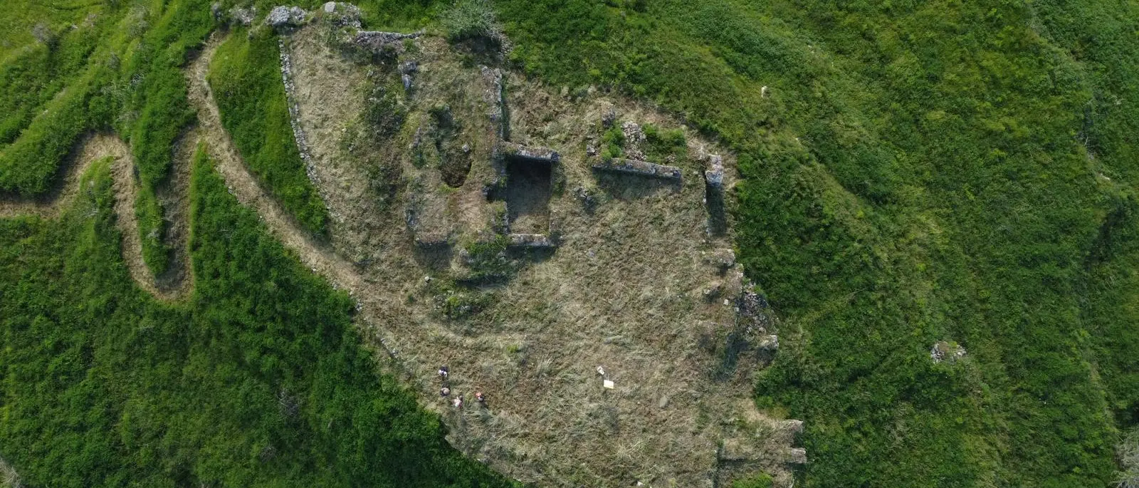 A Filadelfia ripartono gli scavi nella rocca medievale di Castelmonardo: cantiere della memoria e dell’identità\n