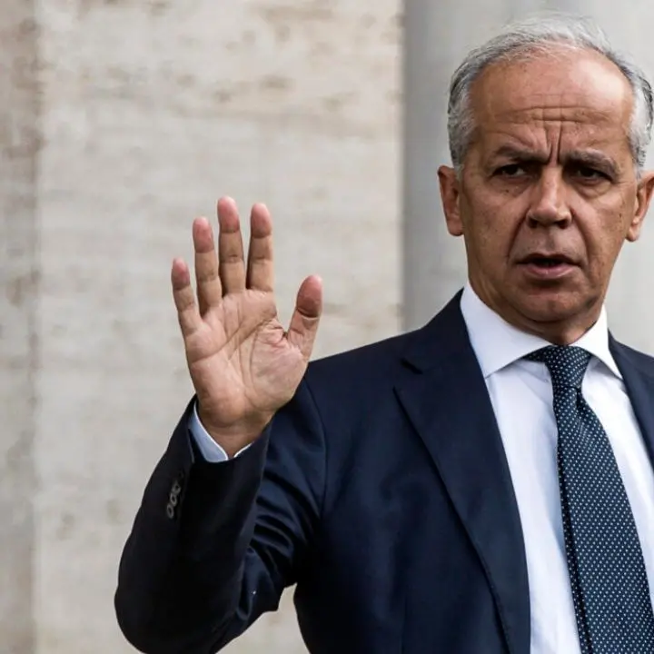 Centri di permanenza per il rimpatrio, Piantedosi: «Avviato iter per realizzare sei nuovi impianti». Uno sorgerà in Calabria\n