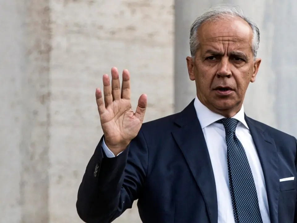 Centri di permanenza per il rimpatrio, Piantedosi: «Avviato iter per realizzare sei nuovi impianti». Uno sorgerà in Calabria