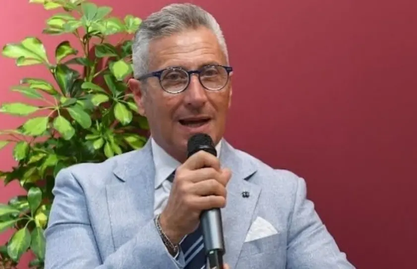 Taurianova, strappano la targhetta dell’ex sindaco dopo il voto:\u00A0Biasi accusa Romeo e annuncia un esposto in Prefettura\n