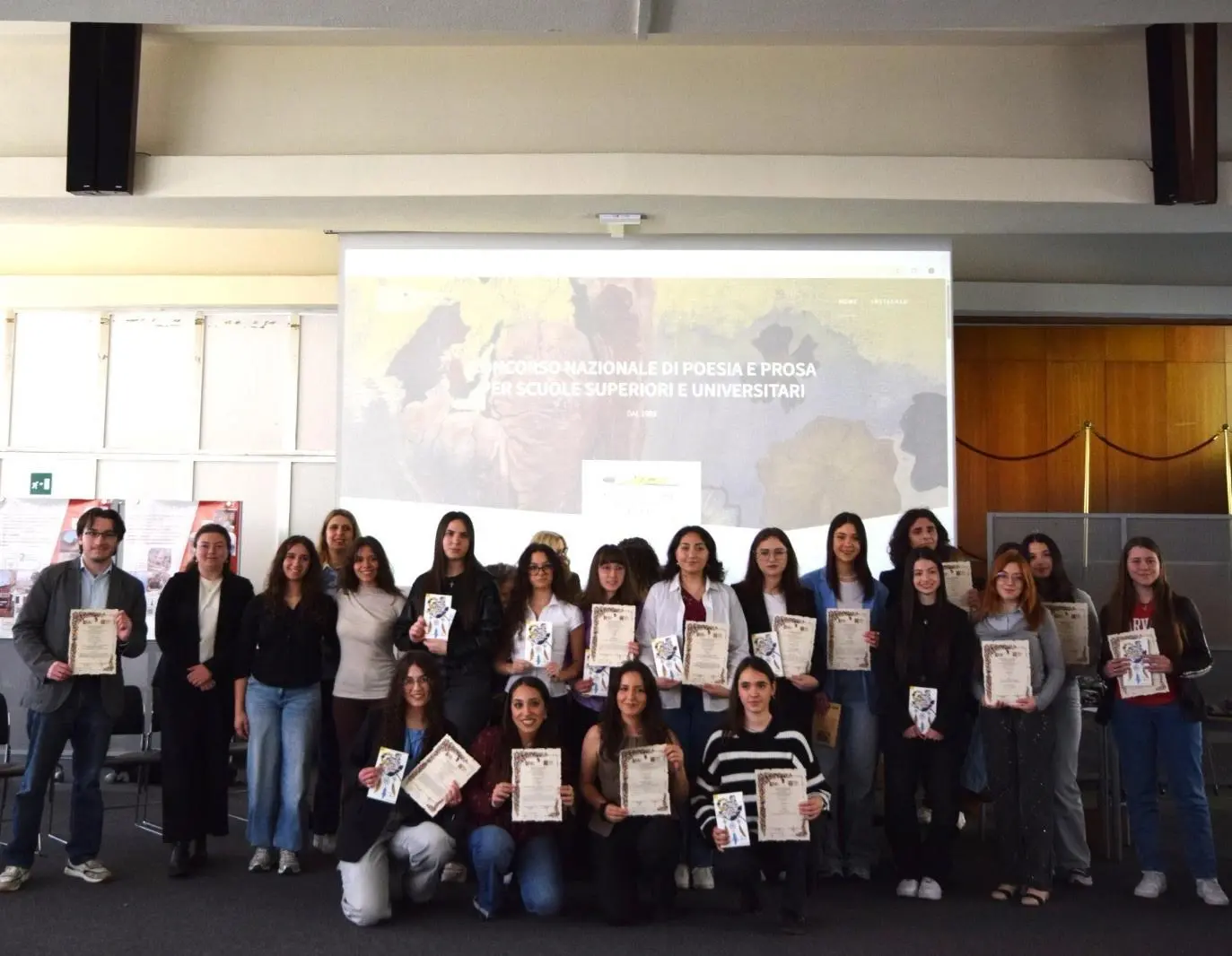 Trionfo del Liceo “T. Gullì” nel Concorso Nazionale “Una poesia dal cassetto”\n