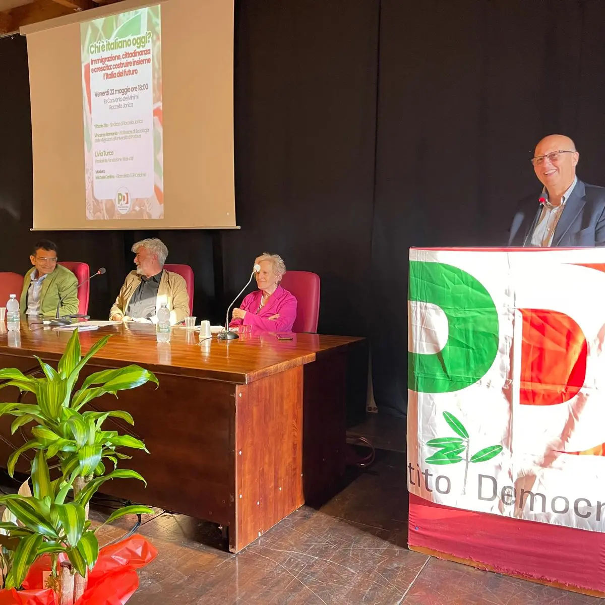 Oltre gli sbarchi, l’integrazione: a Roccella Jonica dibattito sulla nuova identità italiana\n