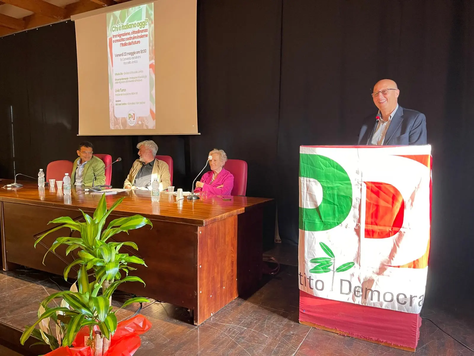 Oltre gli sbarchi, l’integrazione: a Roccella Jonica dibattito sulla nuova identità italiana\n