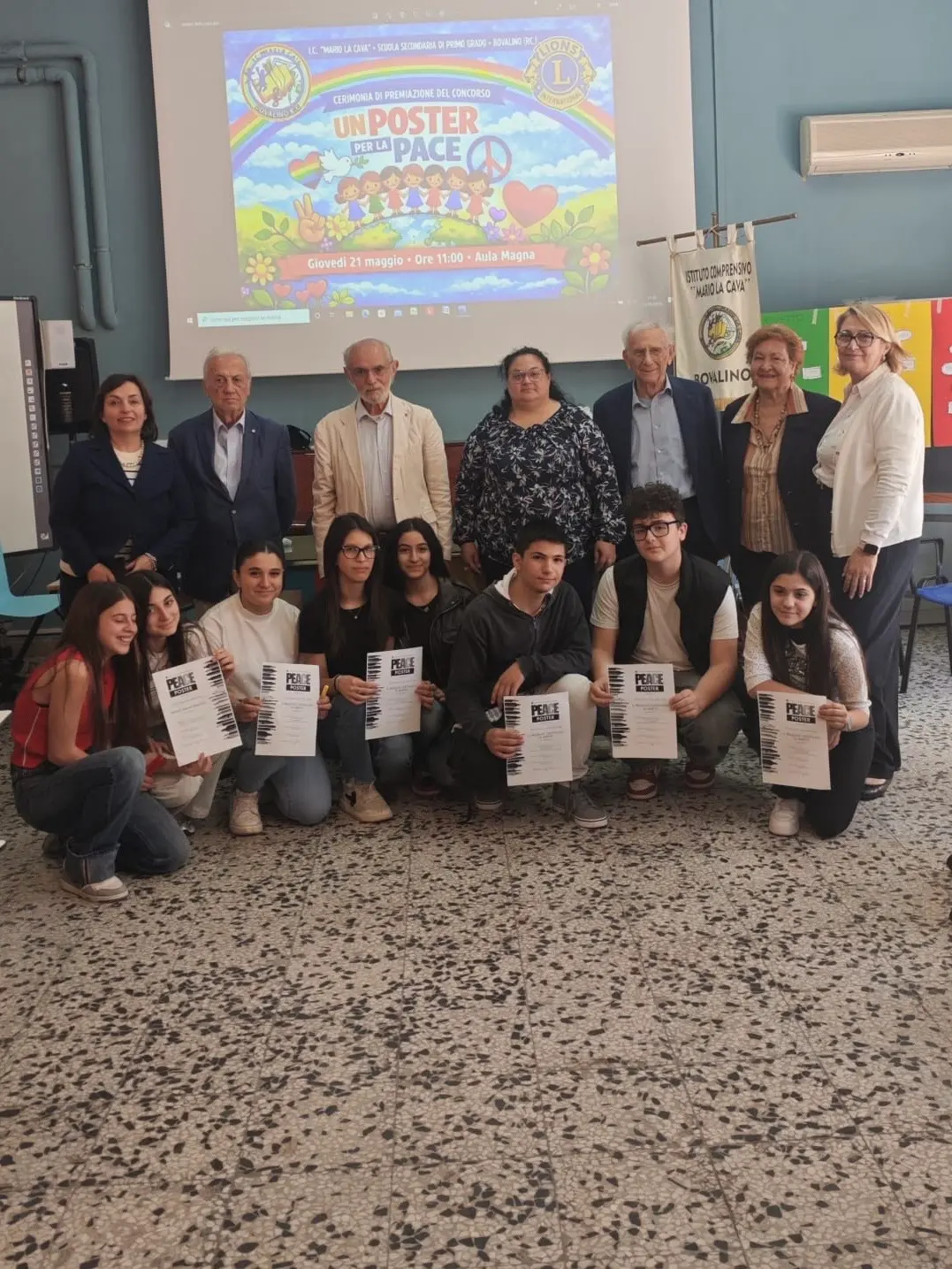 “Un poster per la pace”: Lions Club Locri e scuola insieme per un futuro migliore\n