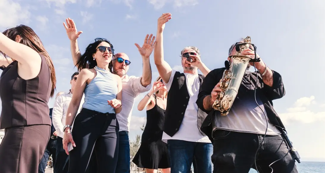 Ponte del 2 giugno: al Riva restaurant musica, mare e sapori inaugurano le prime giornate d’estate\n