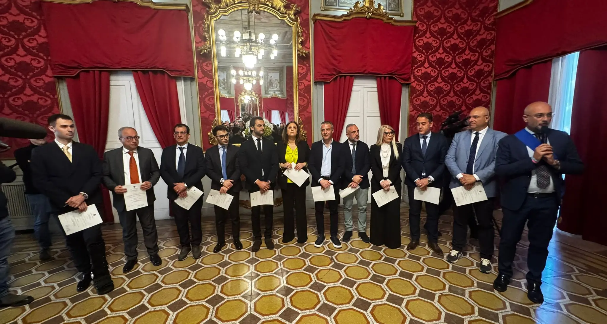 <p>Provincia di Cosenza, ecco la nuova giunta Faragalli. Belvedere vicepresidente - <span style=\"color:hsl(0, 75%, 60%);\">NOMI</span></p>