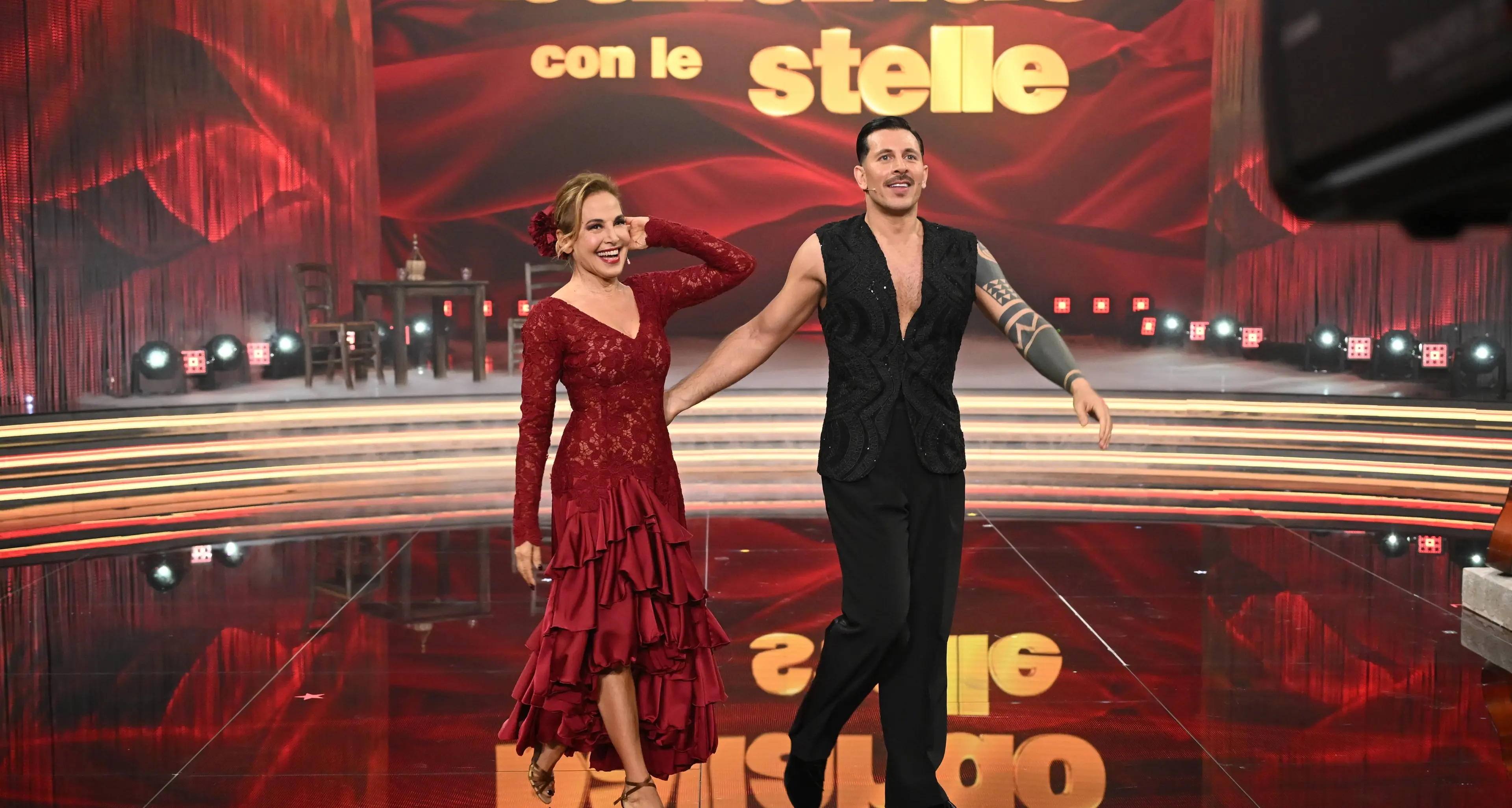 Barbara D’Urso verso Ballando con le Stelle, Selvaggia Lucarelli pronta per l’Isola: il clamoroso scambio che agita la tv\n