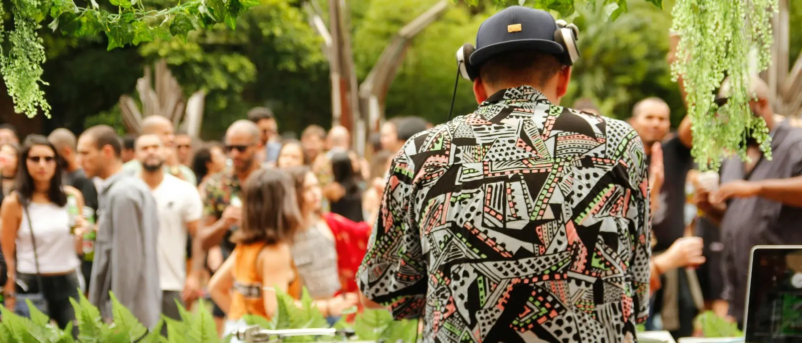 Archiviate le elezioni, Reggio torna fuori: quattro giorni tra pizza festival, beach party e serate sul mare\n