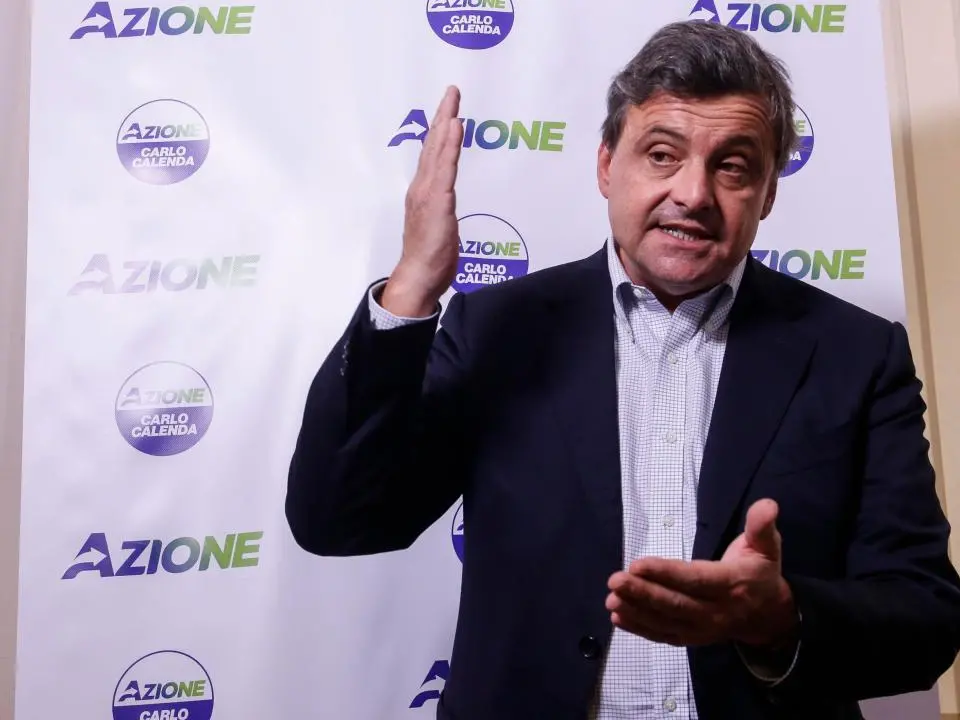 Azione scomposta: Calenda sui social prende le distanze da Cannizzaro, ma si trova isolato nel suo stesso partito