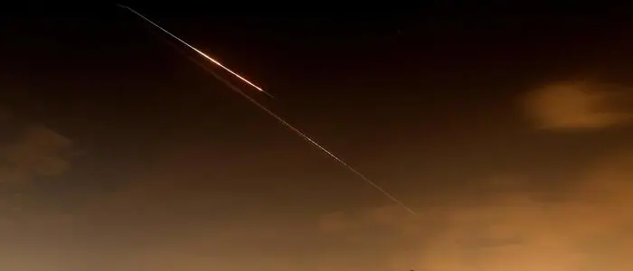Guerra Iran-Usa-Israele, raid su Beirut e nuove tensioni: Hezbollah colpisce con i droni, Teheran attacca una base americana\n