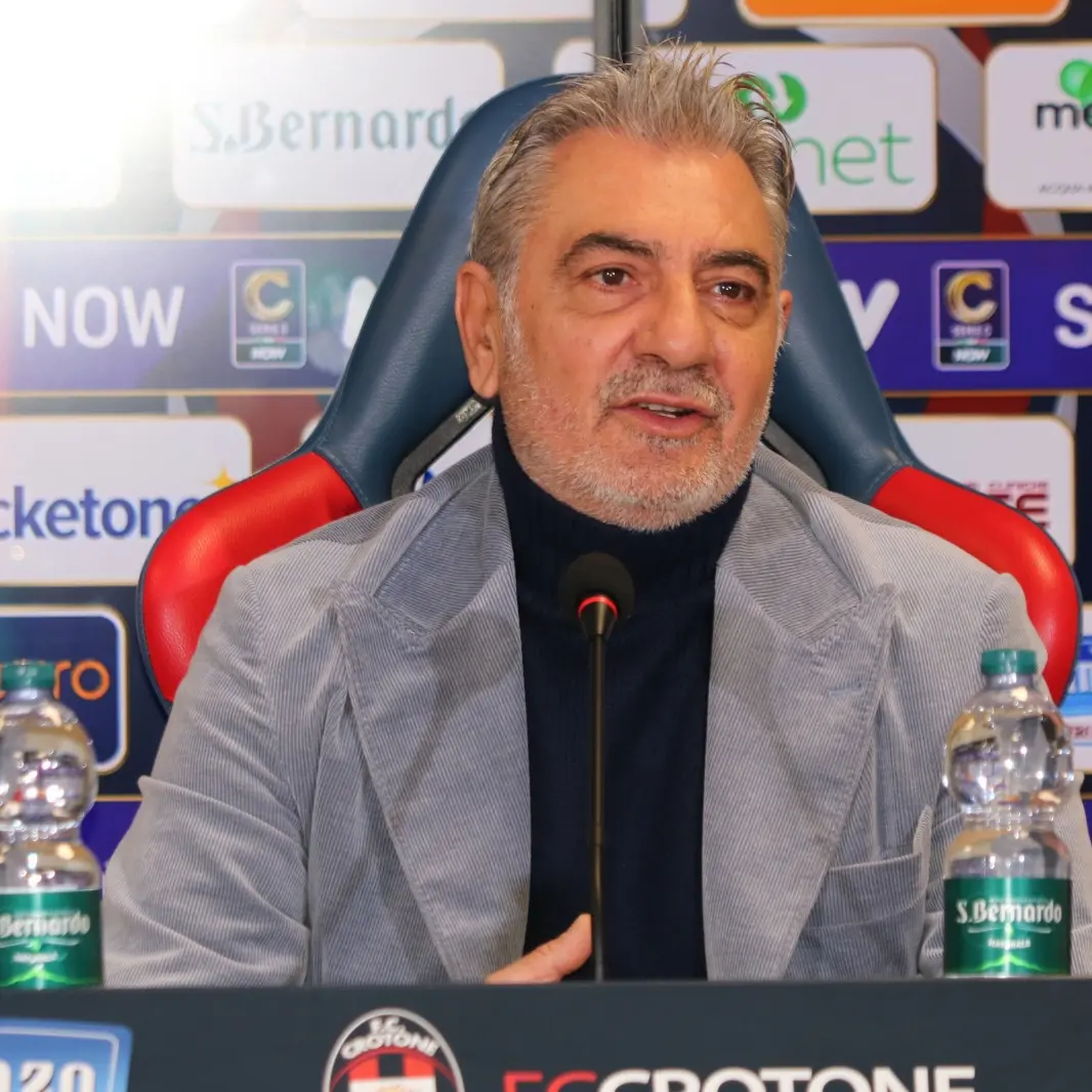 Crotone calcio in difficoltà economiche, il sindaco incontra Vrenna e si appella alla città:\u00A0«Tutti diano il proprio contributo»\n