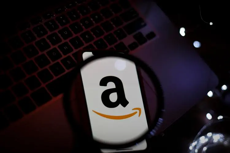 Il welfare dei «poveri cristiani»:\u00A0così la ’ndrangheta voleva assumere per conto di Amazon\n