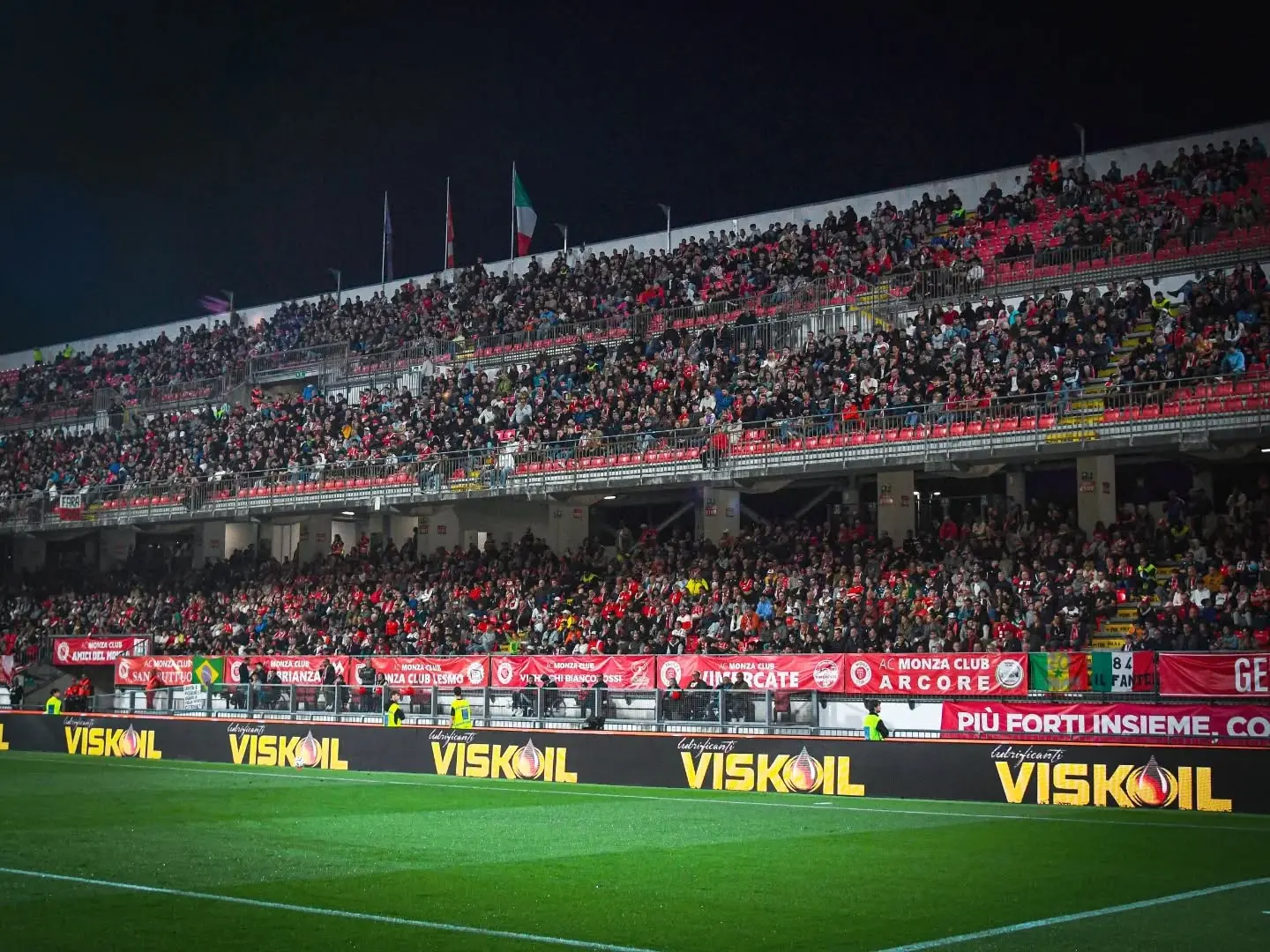 Monza-Catanzaro, la notte che vale una stagione: U-Power Stadium sold out e invasione giallorossa\n