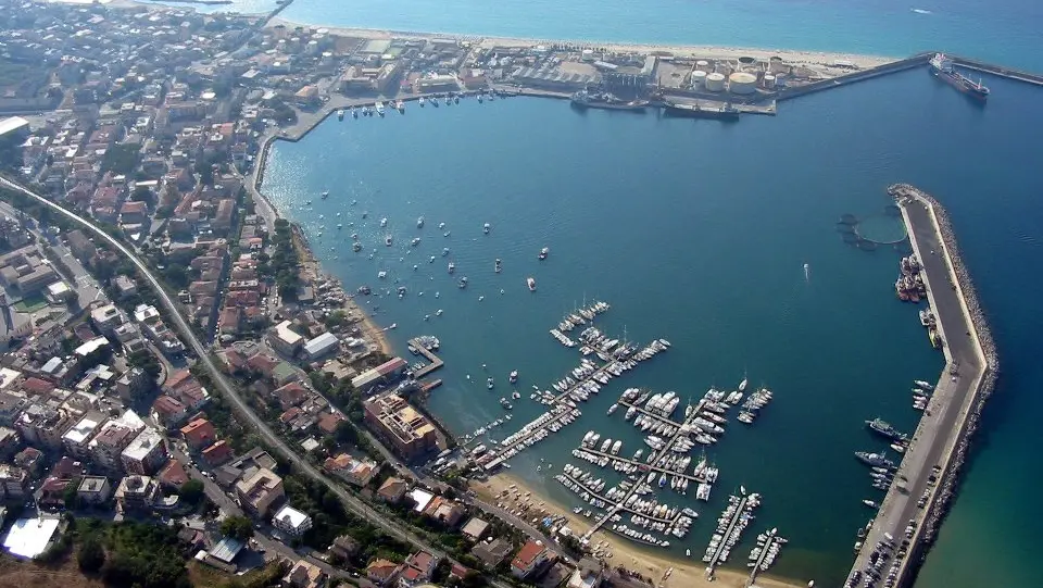A Vibo Marina la storia può aspettare: dopo due anni la denominazione “Porto Santa Venere”\u00A0non è stata ancora adottata\n