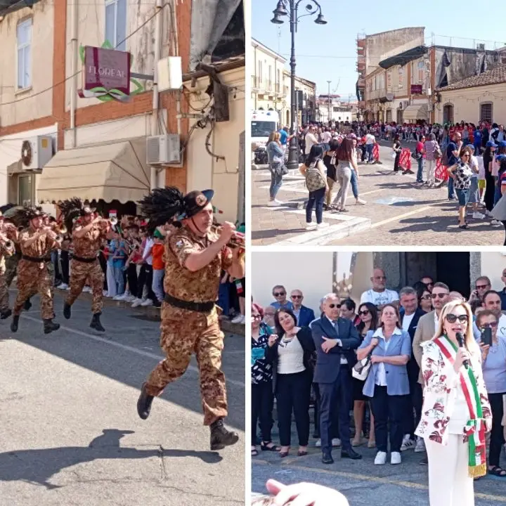 Gioia Tauro, la Fanfara dei Bersaglieri dei Peloritani per celebrare gli 80 anni della Repubblica\n