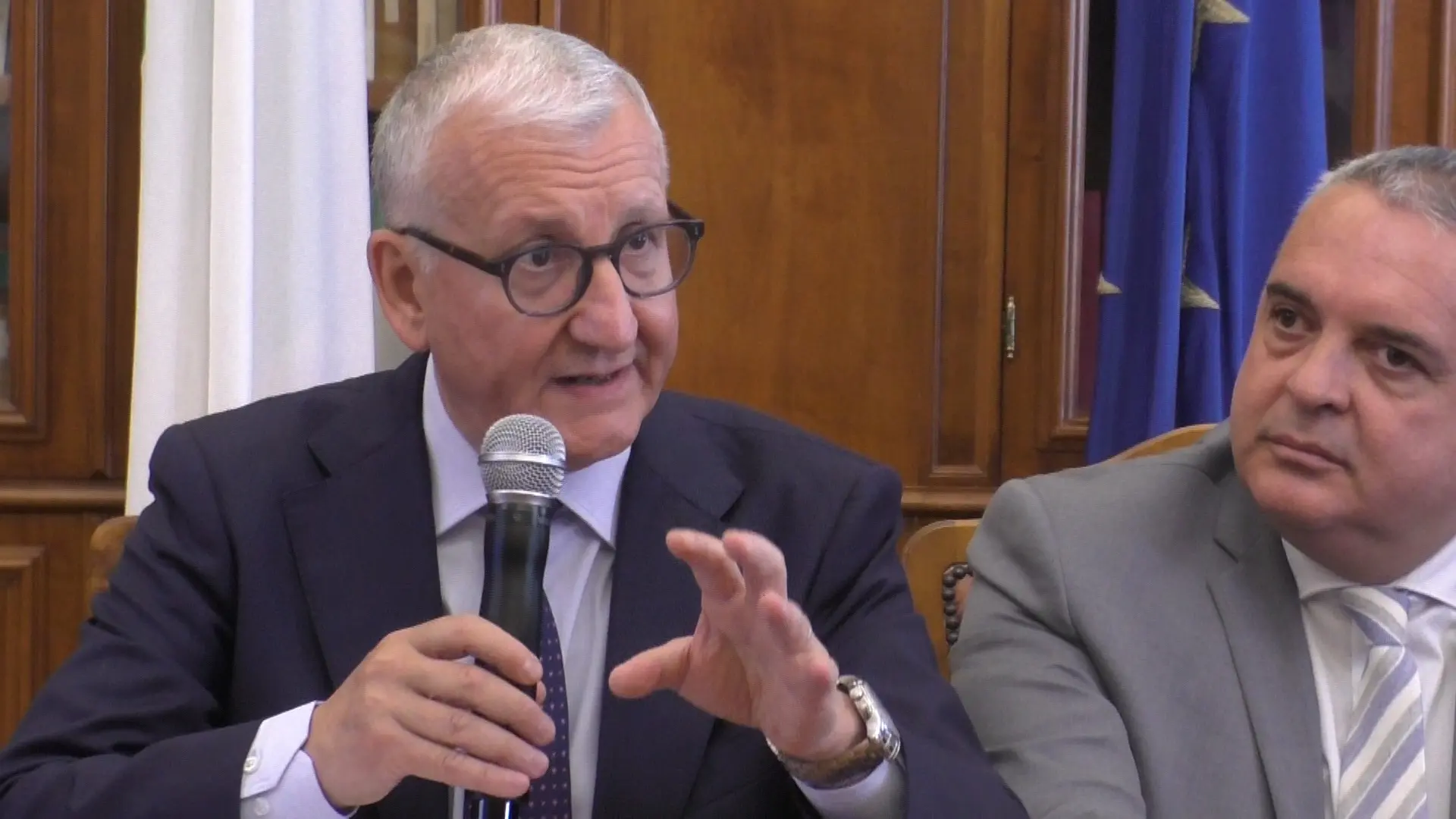 Il prefetto De Rosa saluta Catanzaro: il monito\u00A0sugli appetiti della ’ndrangheta per i fondi\u00A0e l’annuncio su Scordovillo\u00A0\n