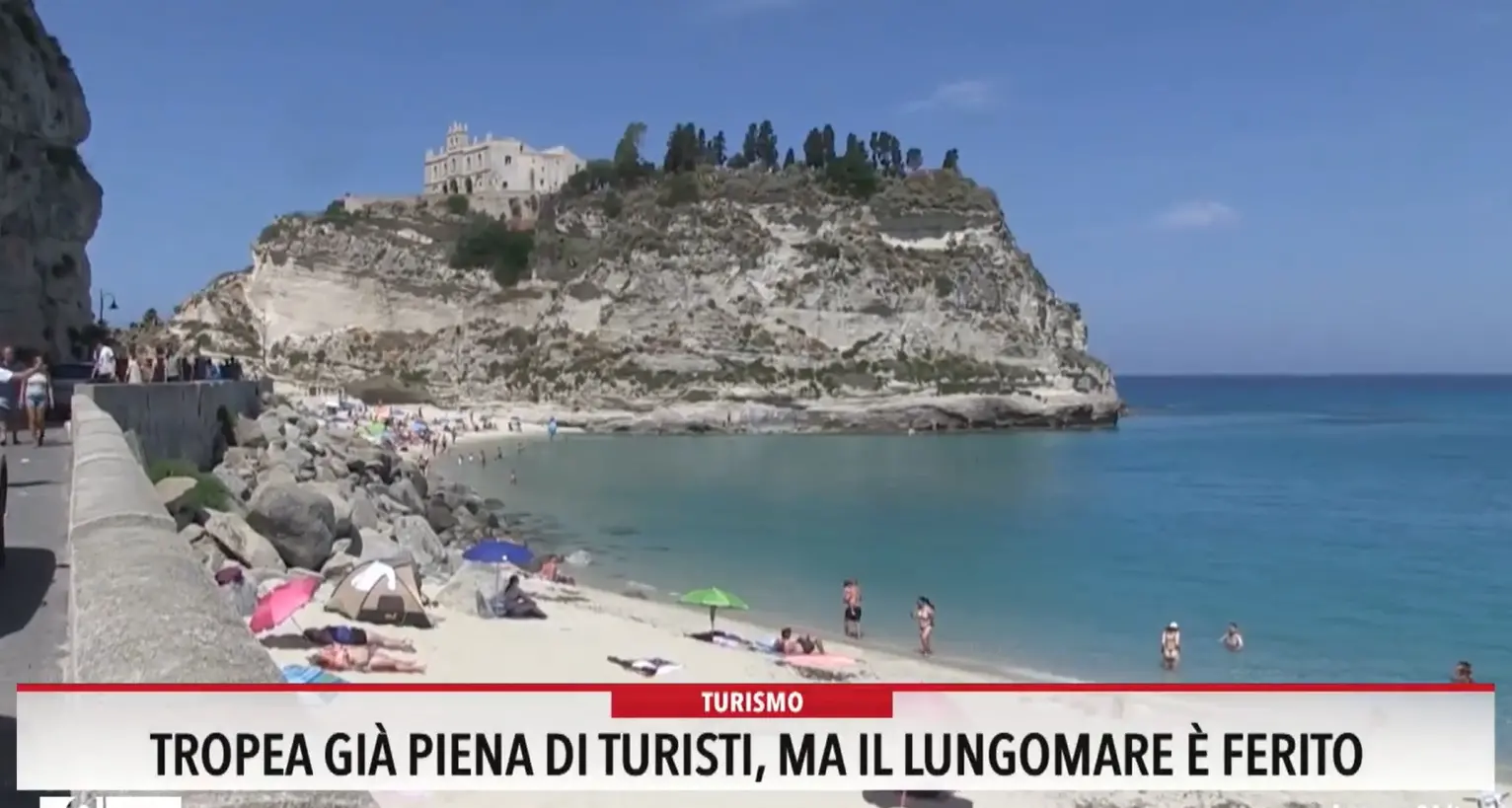 Tropea già piena di turisti ma il lungomare è ferito