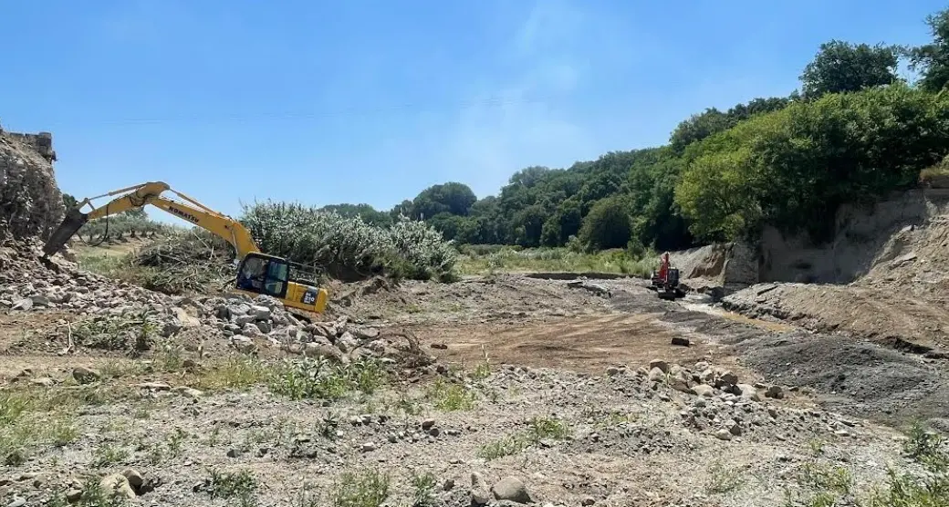 Nel Lametino\u00A0al via i lavori per il nuovo ponte sul Cottola: «Opera fondamentale per il territorio»\n