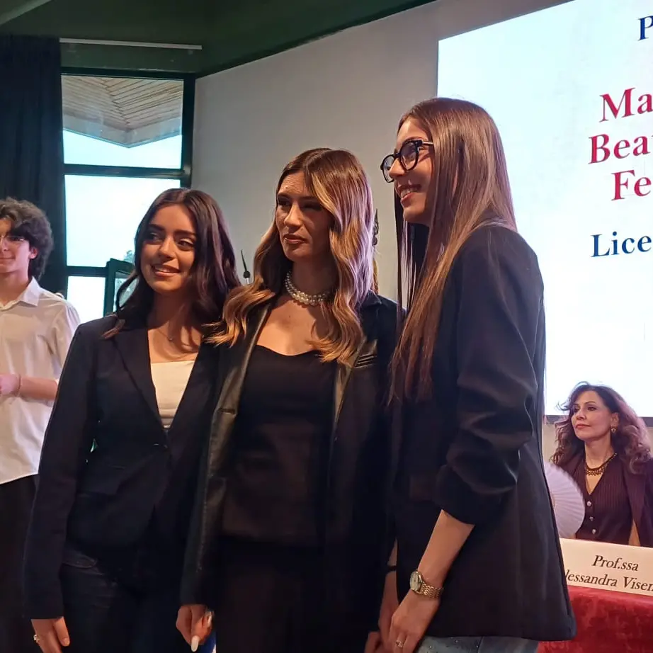 Dal Liceo \"Berto\" di Vibo al podio di Mogliano Veneto: studentesse premiate al concorso letterario\n