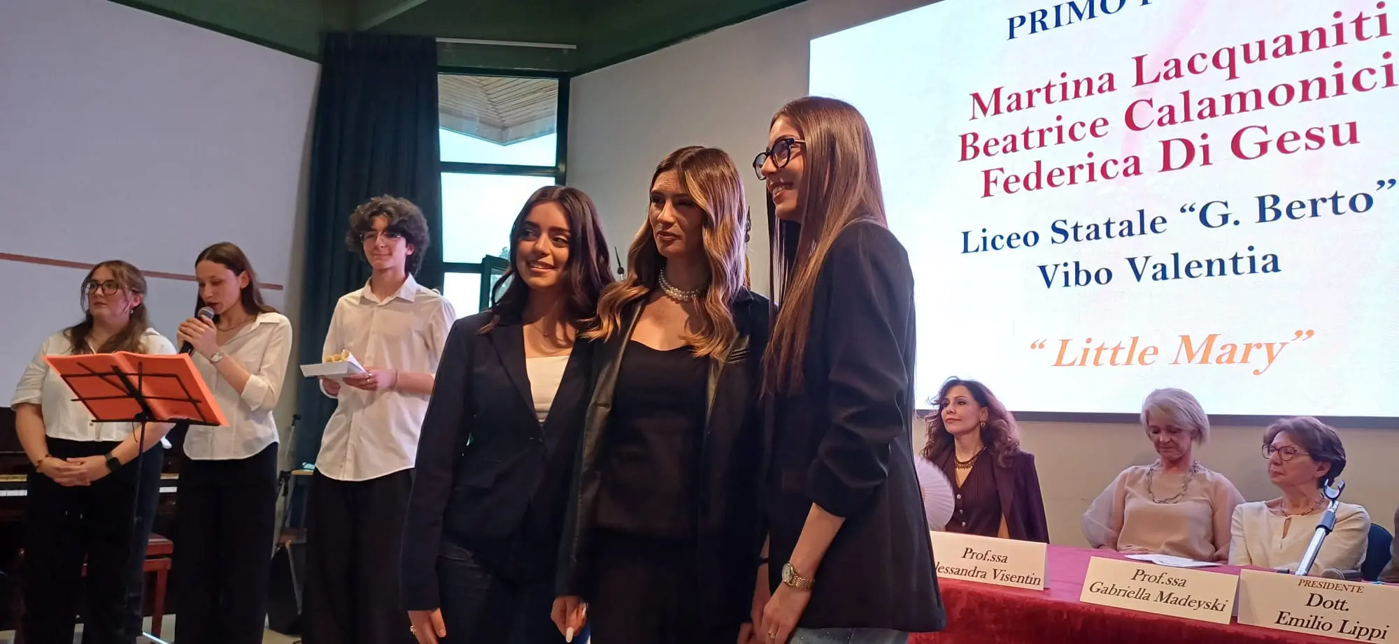 Dal Liceo \"Berto\" di Vibo al podio di Mogliano Veneto: studentesse premiate al concorso letterario\n