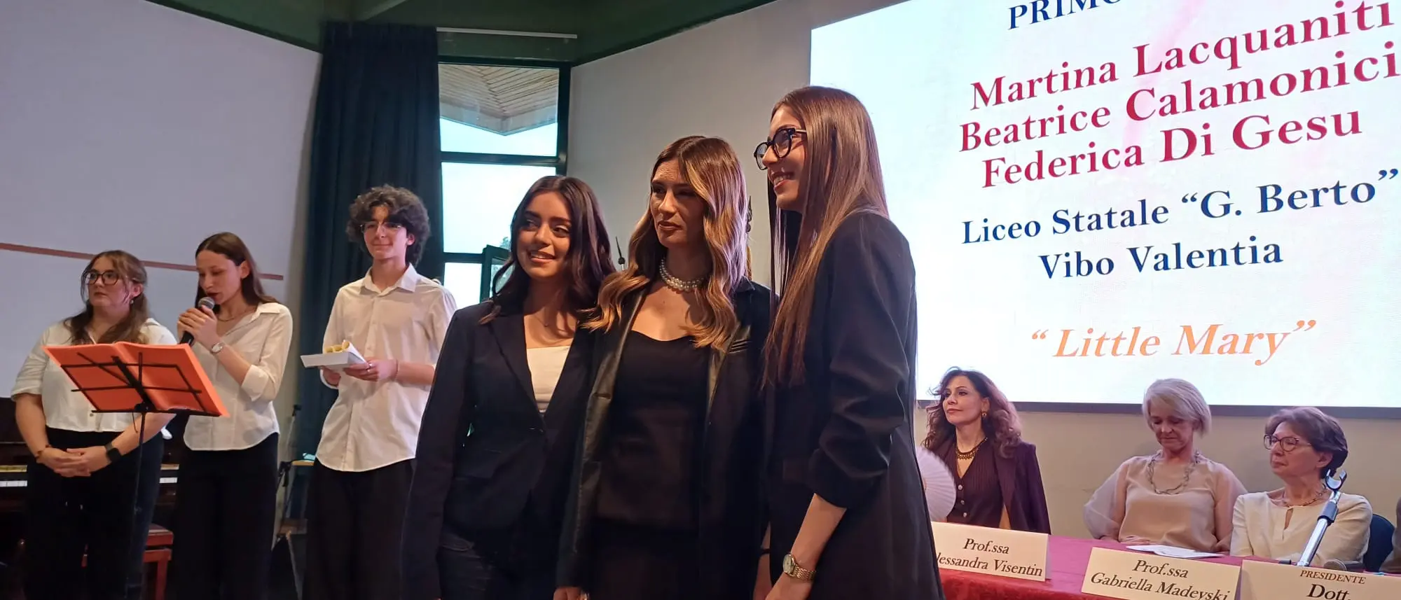 Dal Liceo \"Berto\" di Vibo al podio di Mogliano Veneto: studentesse premiate al concorso letterario\n