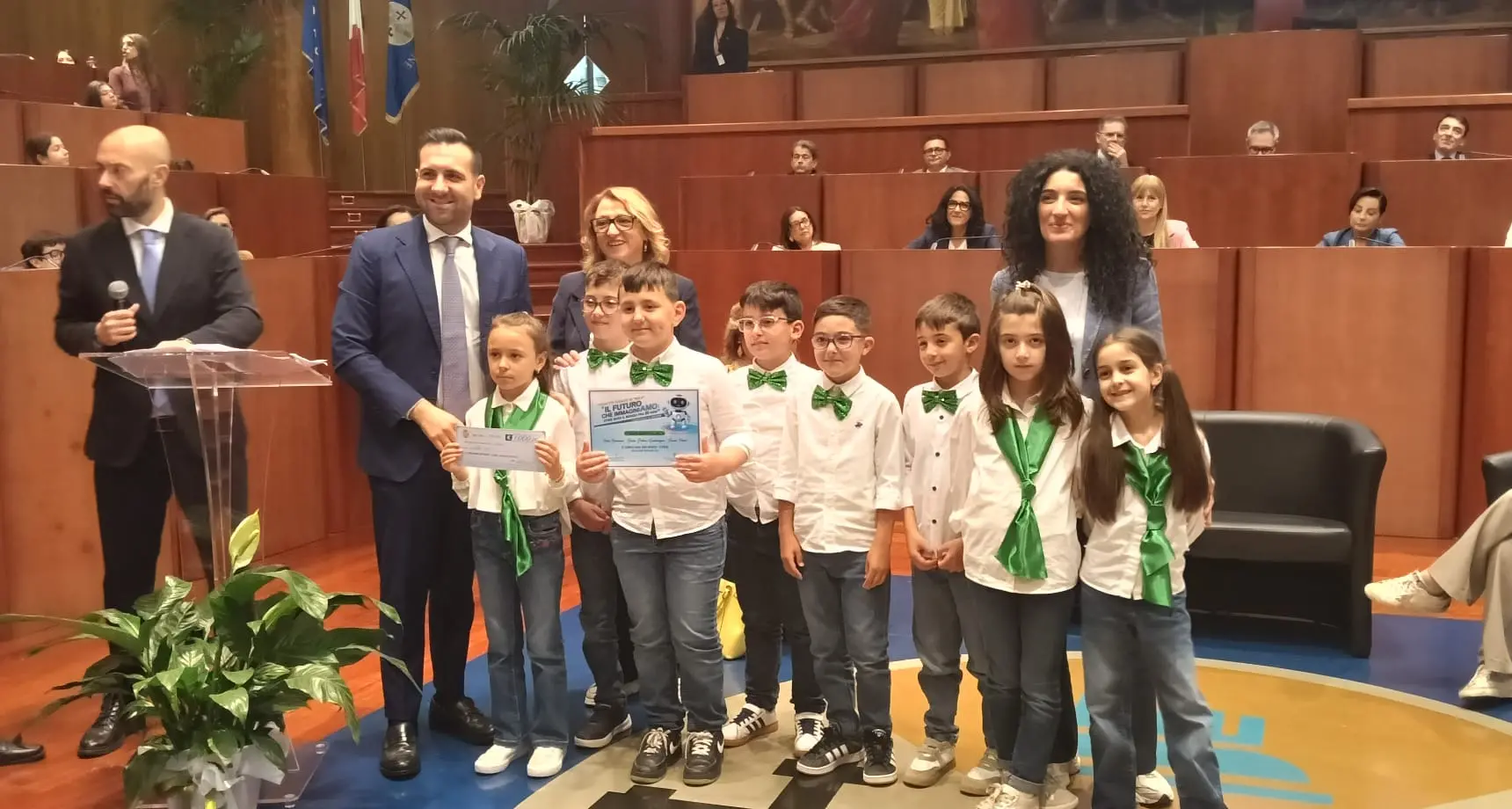 2075, il mondo come lo immaginano le giovani generazioni. Premiate a palazzo Campanella le scuole calabresi vincitrici del concorso “Ragazzi in Aula”\n