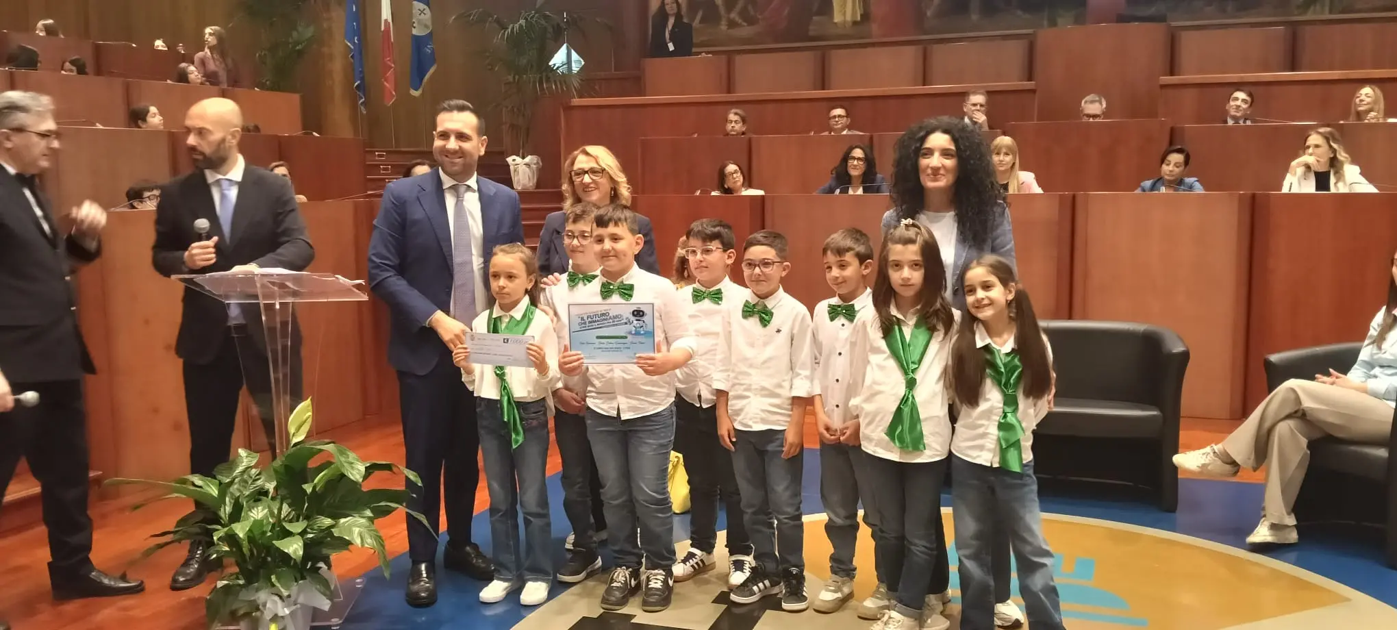2075, il mondo come lo immaginano le giovani generazioni. Premiate a palazzo Campanella le scuole calabresi vincitrici del concorso “Ragazzi in Aula”\n