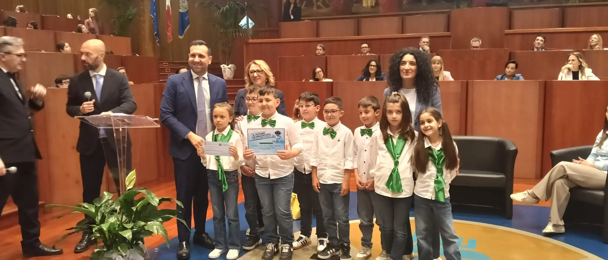 2075, il mondo come lo immaginano le giovani generazioni. Premiate a palazzo Campanella le scuole calabresi vincitrici del concorso “Ragazzi in Aula”\n