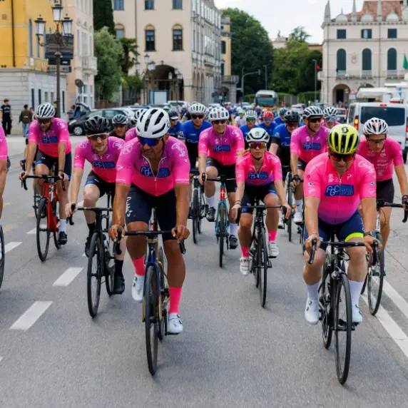 Al via la maratona ciclistica che sostiene la ricerca sui tumori celebrali: tra le tappe anche Reggio e Cosenza\n
