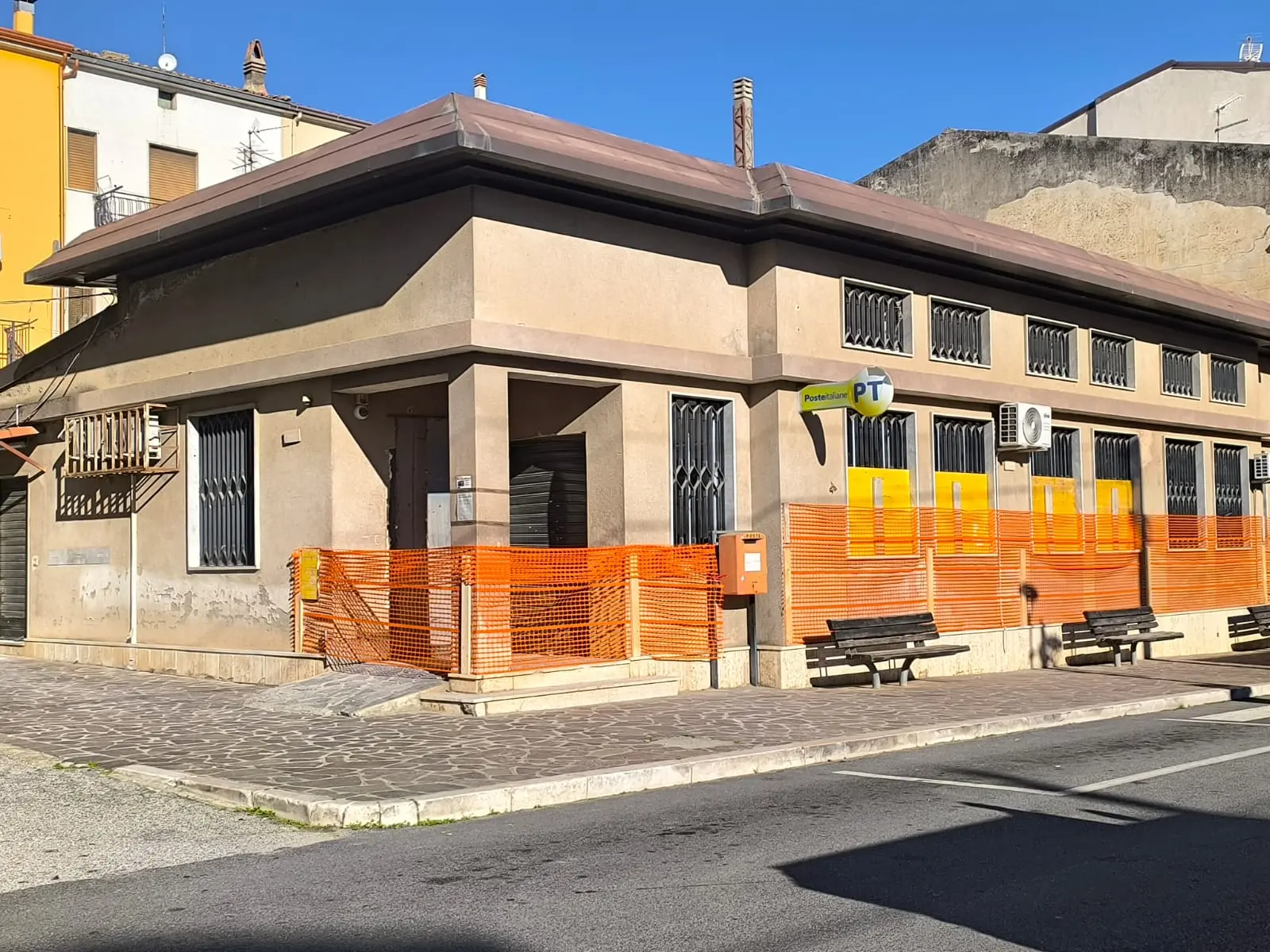 Cassano: dopo l'assalto con esplosivo, l'Ufficio postale di Lauropoli pronto a riaprire\n