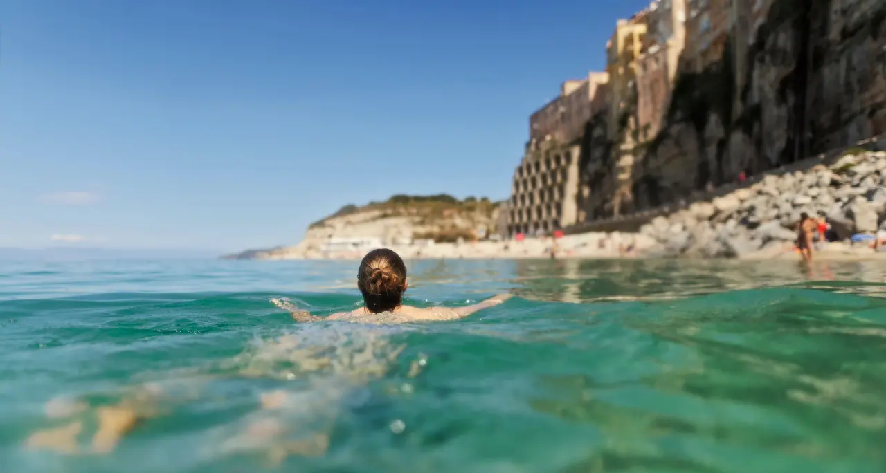Meteo, tanto sole ma niente afa: anche il fine settimana all’insegna del bel tempo con temperature sopportabili\n