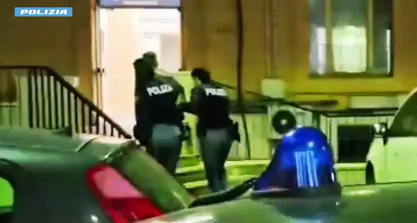 Maxi operazione antidroga della Polizia di Stato: oltre 1.300 arresti in tutta Italia, sequestrate armi, esplosivi e centinaia di chili di stupefacenti\n
