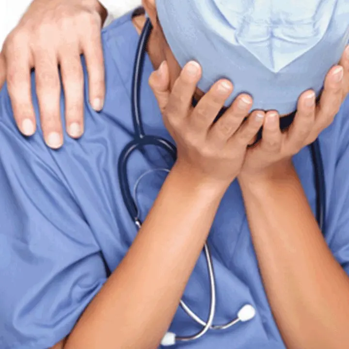 <p>Notte di follia al Pronto soccorso pediatrico di Cosenza: medico aggredito dai genitori di alcuni piccoli pazienti</p>