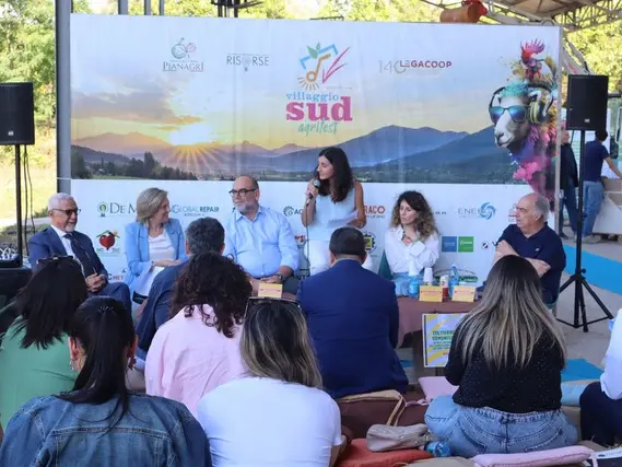 Taurianova, il Villaggio Sud Agrifest entra nel vivo: giovani, energia, bergamotto