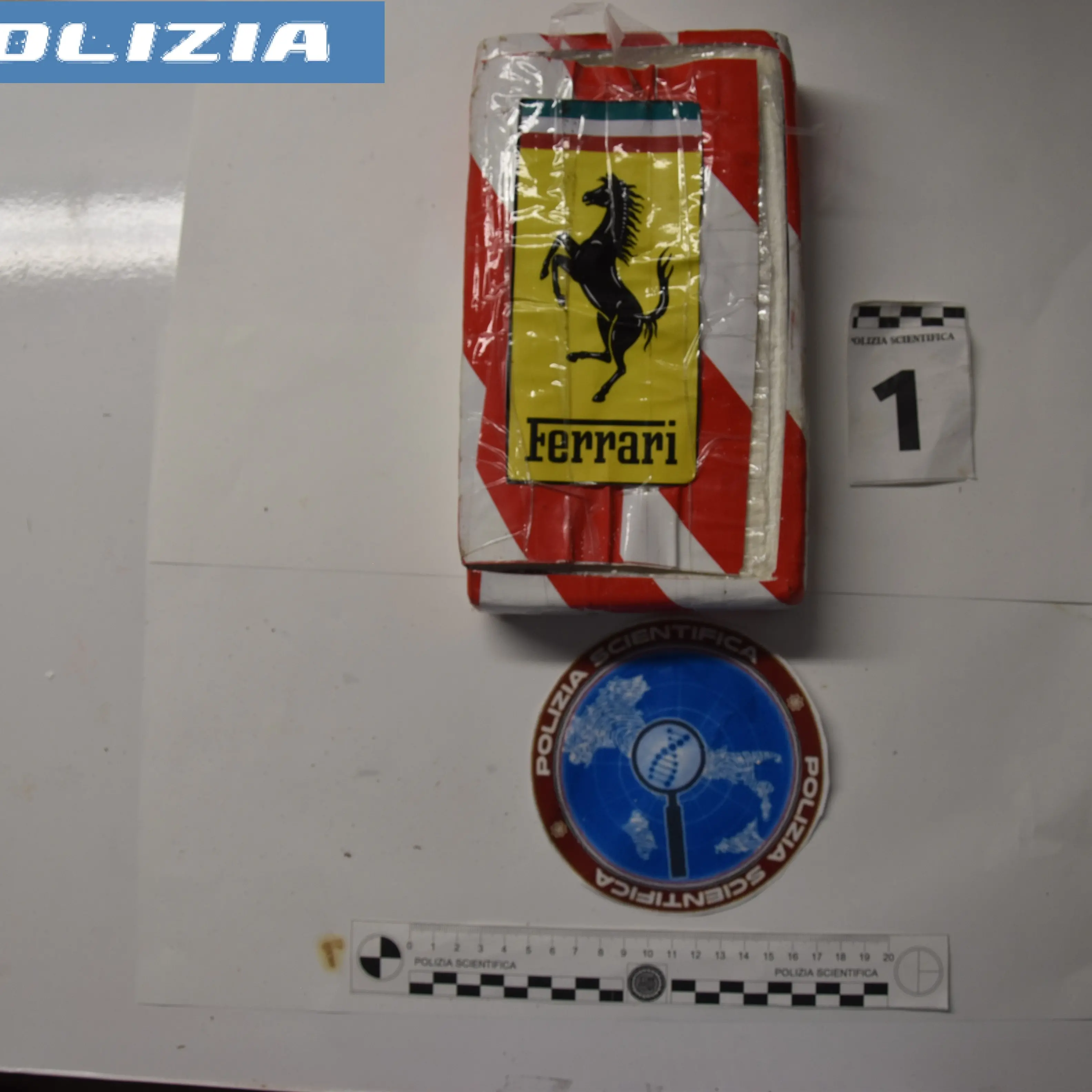 Trasportava oltre 1,2 Kg di cocaina a bordo di un’auto noleggiata, catanzarese arrestato dalla polizia\n