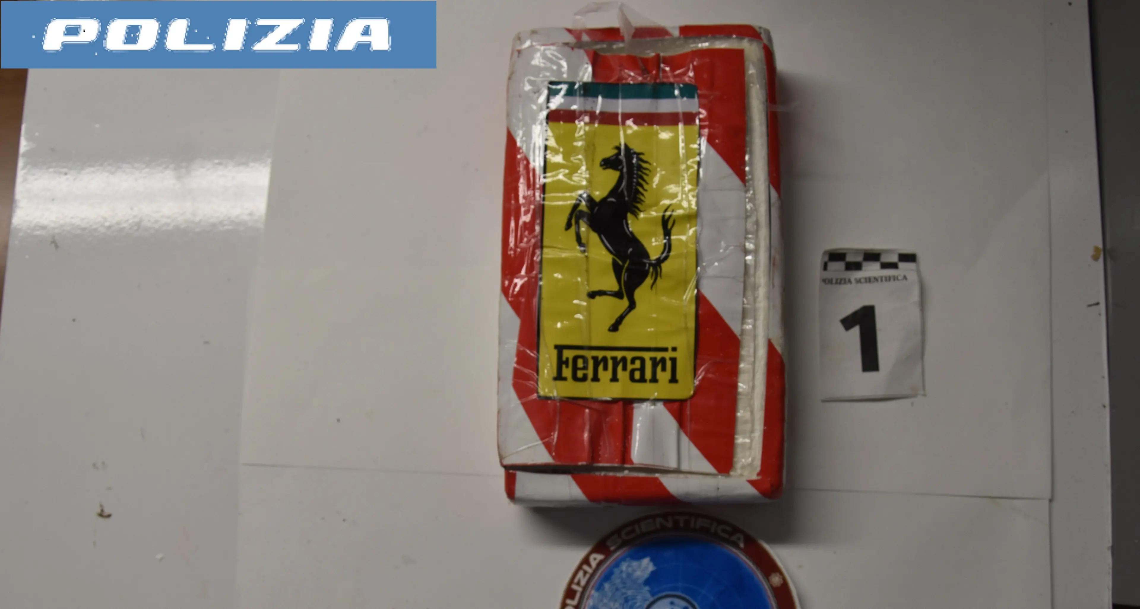 Trasportava oltre 1,2 Kg di cocaina a bordo di un’auto noleggiata, catanzarese arrestato dalla polizia\n