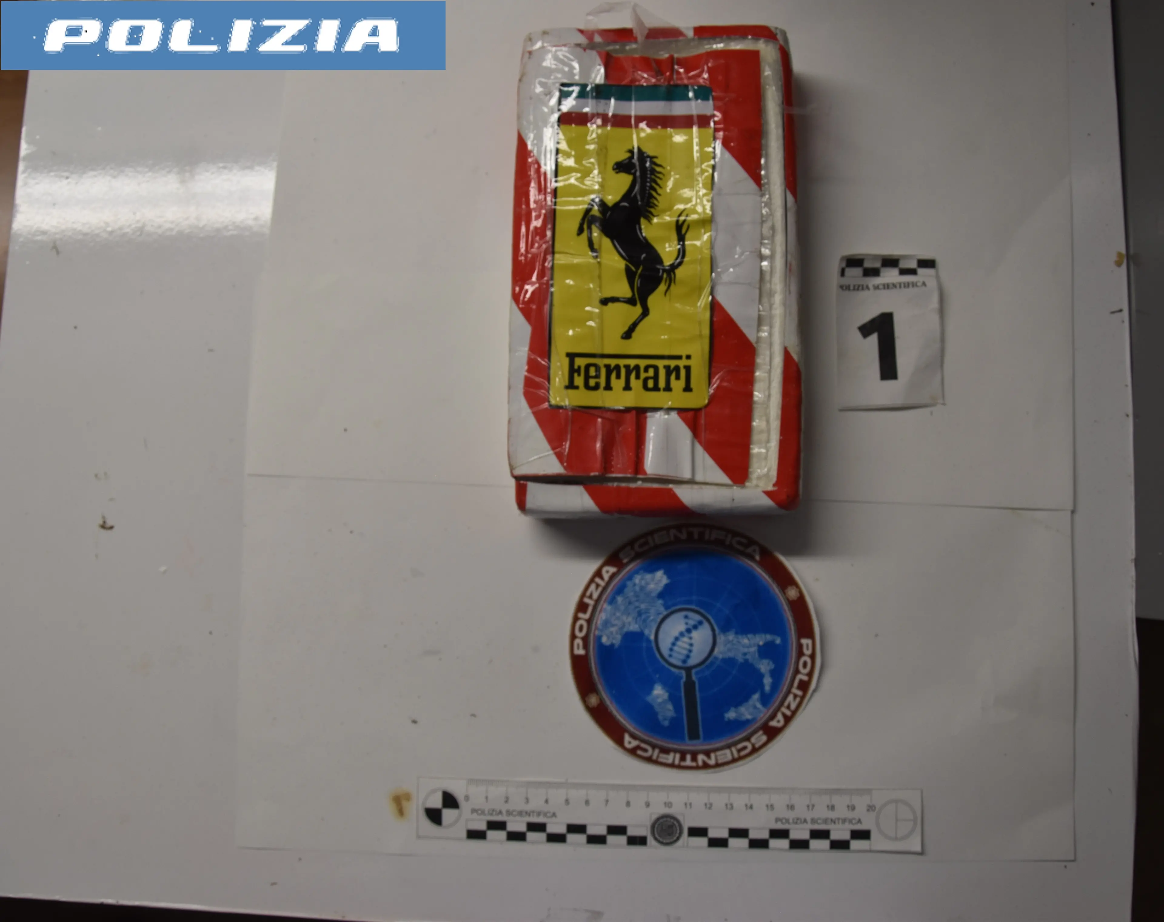 Trasportava oltre 1,2 Kg di cocaina a bordo di un’auto noleggiata, catanzarese arrestato dalla polizia\n