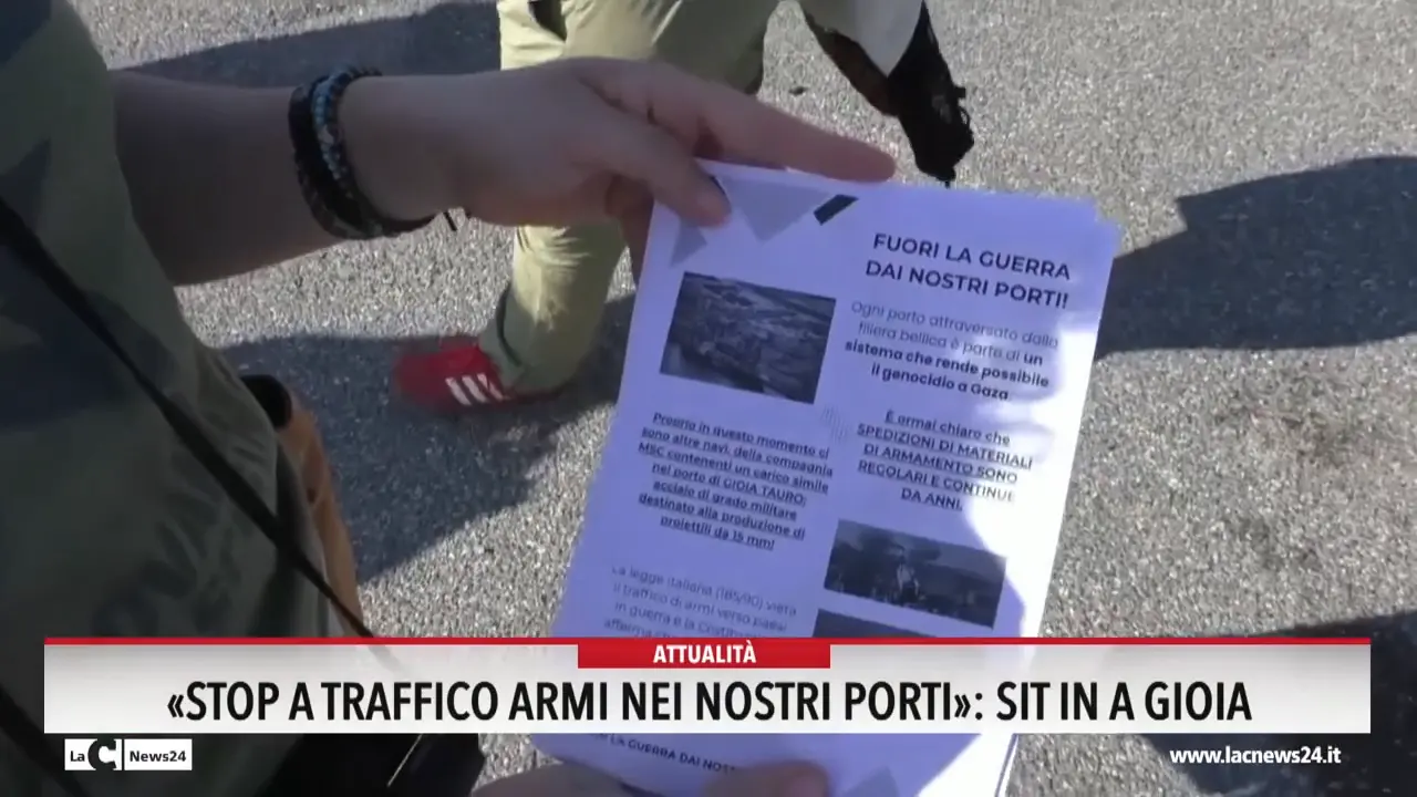 «Stop a traffico armi nei nostri porti»: sit in a Gioia
