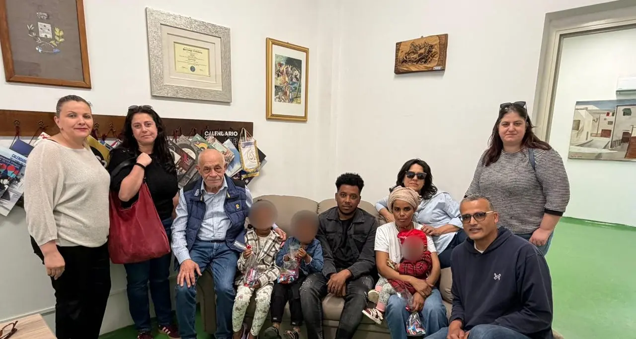 Martone accoglie la prima famiglia del progetto SAI: «L’integrazione può diventare una risposta allo spopolamento»\n