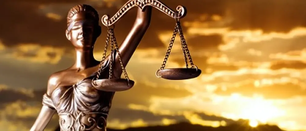 Giustizia lumaca\u00A0tra Vibo e Catanzaro: 14 anni per il risarcimento di un danno da lavoro\n