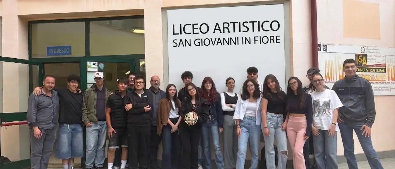 L'arte del liceo artistico di San Giovanni in Fiore omaggia lo Stato: gli studenti pronti all'incontro con il prefetto di Cosenza\n