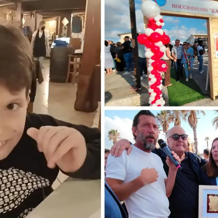 Lungomare di Gioia Tauro, inaugurato il campo di bocce in memoria del piccolo Karol. La mamma: «È come se lui fosse qui con noi»\n