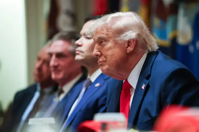 Accordo tra Stati Uniti e Iran, Trump inasprisce i termini e rilancia la trattativa\n