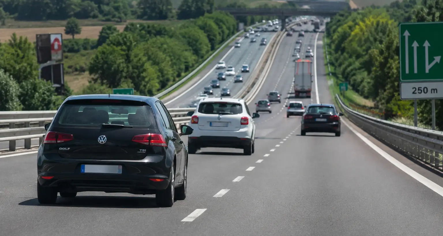 Ponte del 2 giugno più costoso, tra caro carburanti e ferie ridotte per milioni di italiani