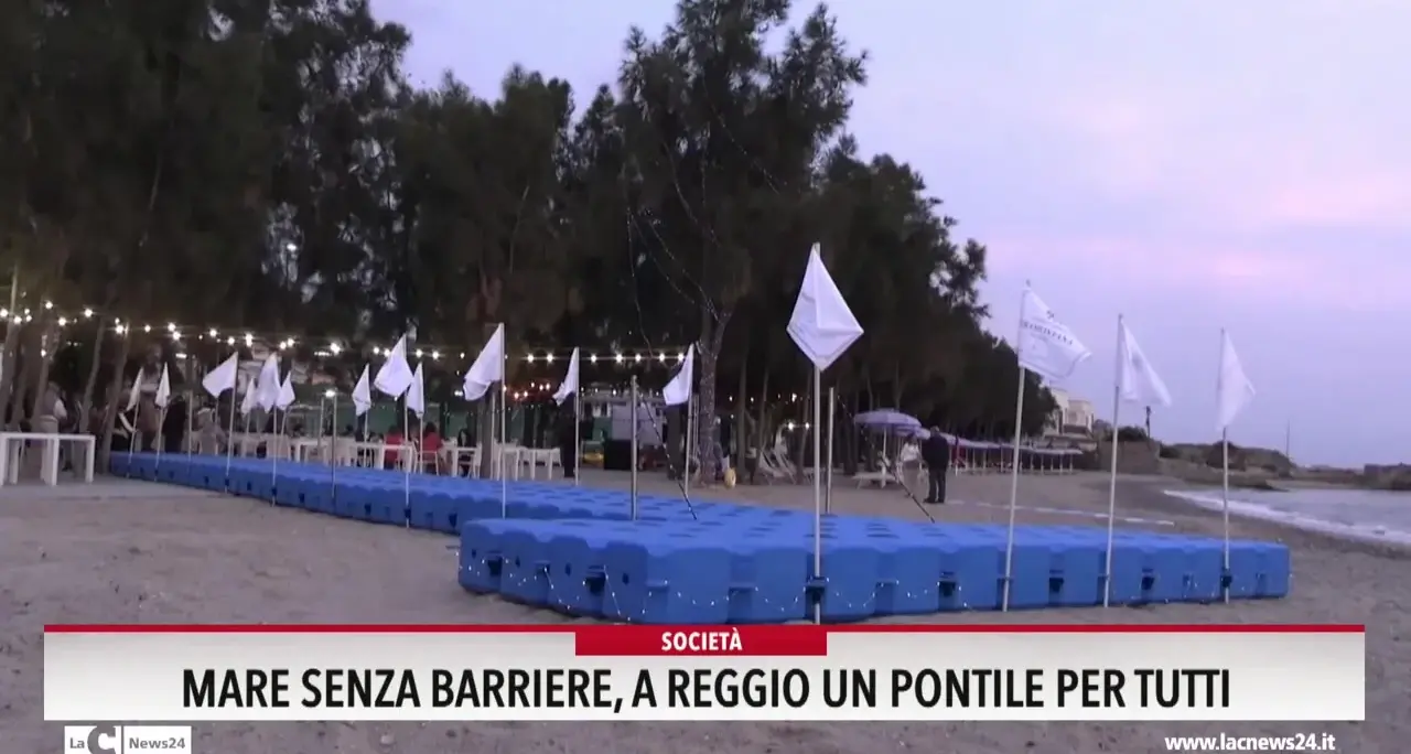 Mare senza barriere, a Reggio il primo pontile per tutti