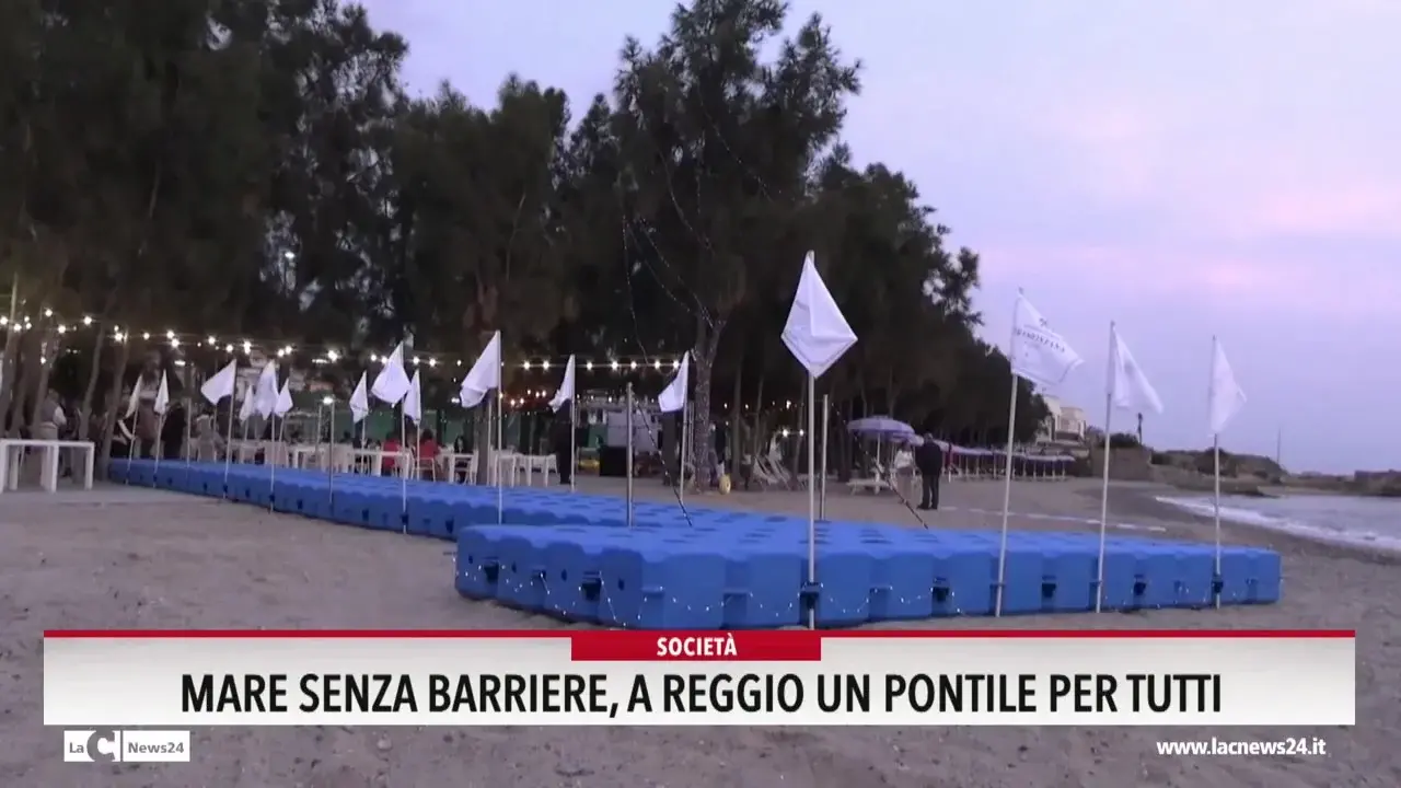 Mare senza barriere, a Reggio il primo pontile per tutti