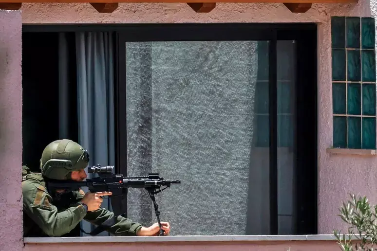 Israele intensifica l’offensiva in Libano: evacuazioni nel Sud e nuovi raid contro Hezbollah\n