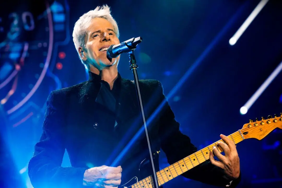 Claudio Baglioni si ferma per una polmonite: la tappa a Roccella Jonica slitta ad agosto 2027\n\n\n