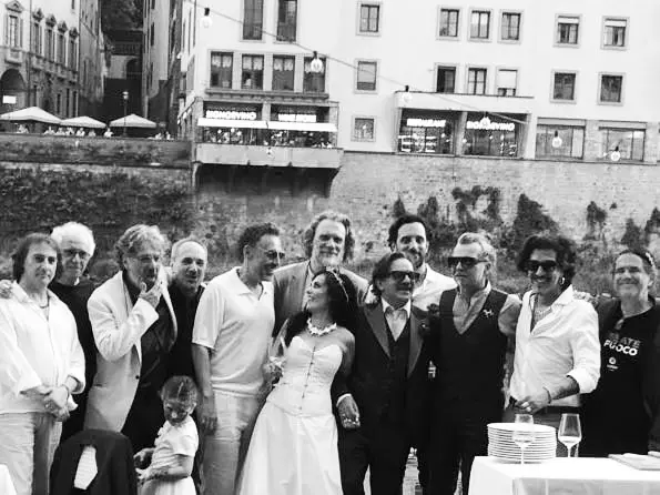 Peppe Voltarelli sposa\u00A0a Firenze Anna Corcione: tra gli ospiti Brunori, Pippo Pollina e Piero Pelù\n
