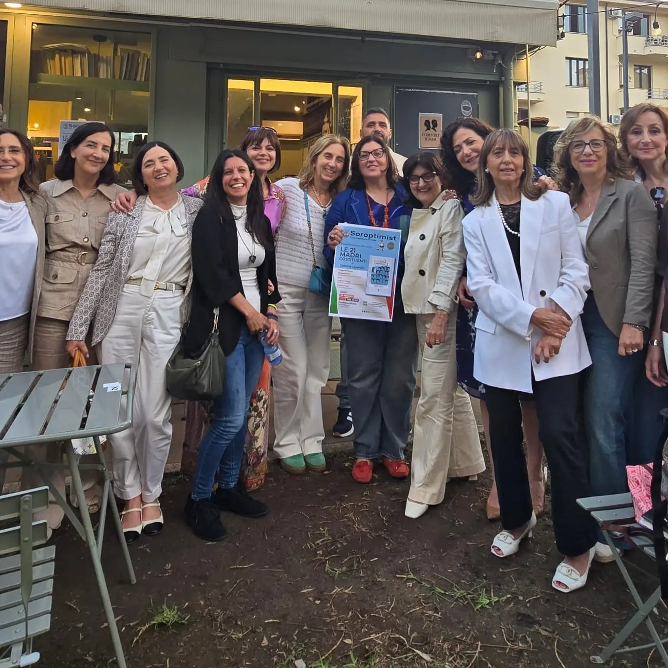 <p>Lamezia Terme, il Soroptimist Club onora le 21 Madri Costituenti a 80 del riconoscimento del <span style=\"color:hsl(0, 75%, 60%);\">diritto di voto alle donne</span></p>